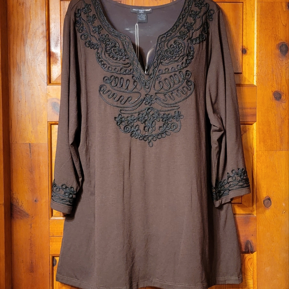 Saint Tropez West Sz1x Adorned brown tunic top. Sparkly black designs.